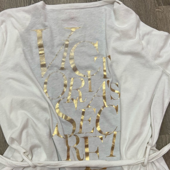 Victoria’s Secret robe🥰 - Picture 2 of 5